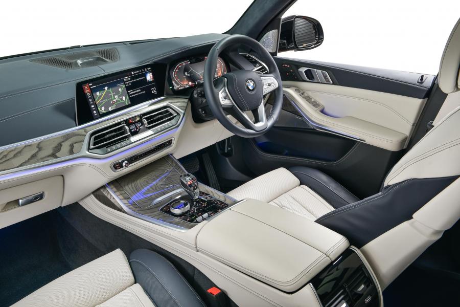 Интерьер BMW X7 xDrive30d Design Pure Excellence (G07) 2019 года  (ZA) (фото 27 из 40)